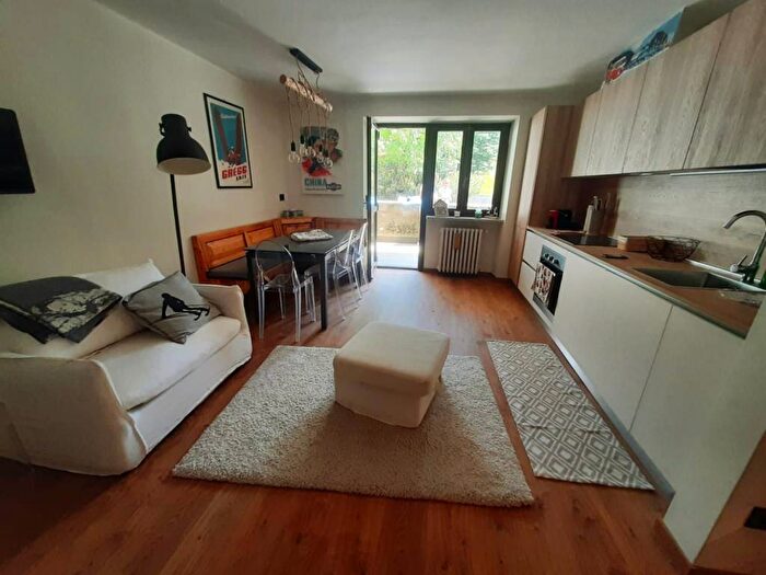 Appartamento trilocale in affitto in Via Dolmaire, Sauze dOulx