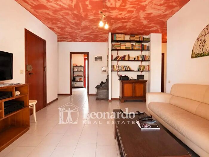 Appartamento con 6 locali in vendita in Via Filzi, Viareggio
