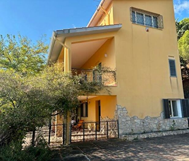 Casa con 6 locali in vendita in Contrada Acquagrande, Trabia