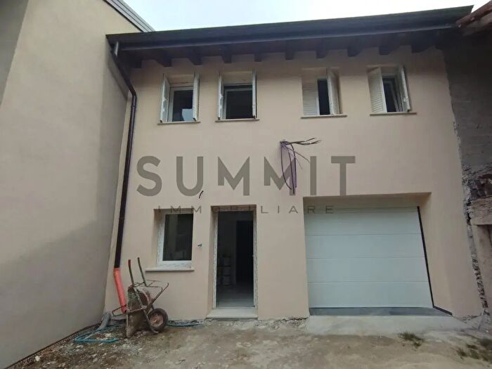 Casa trilocale in vendita in Schio