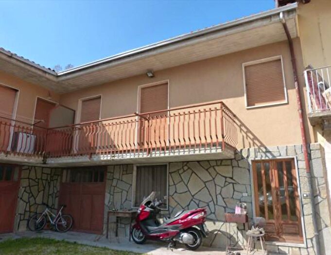 Casa quadrilocale in vendita in Via Vittorio Emanuele, Salmour