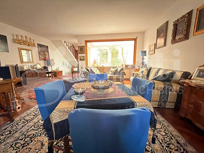 Casa con 11 locali in vendita in Via Giovan Leonardo Marugi, Lecce