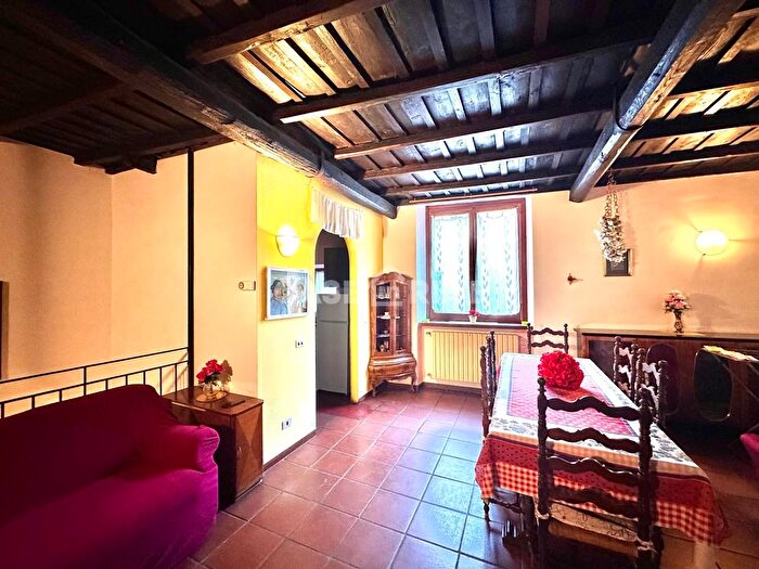 Appartamento trilocale in vendita in Via Macel Gattesco, Viterbo