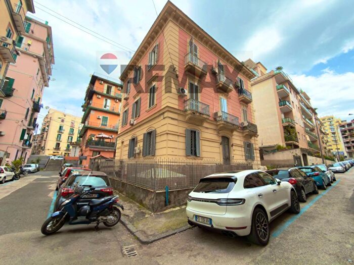 Appartamento quadrilocale in affitto in Via Mario De Ciccio, Vomero, Napoli