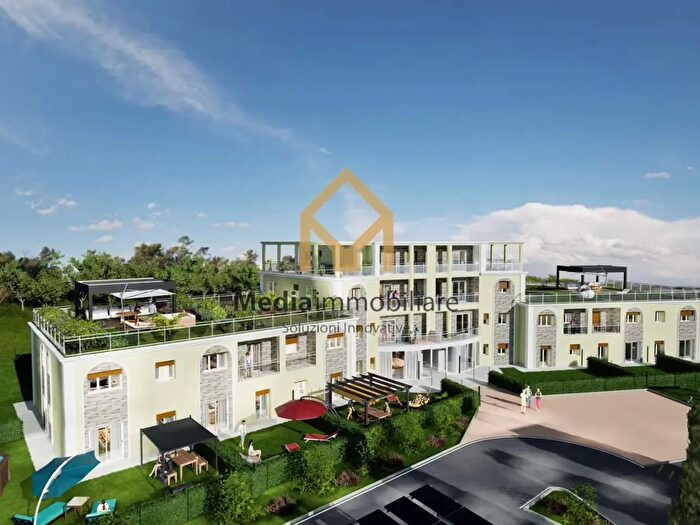Appartamento con 5 locali in vendita in Via Venturi, Corciano