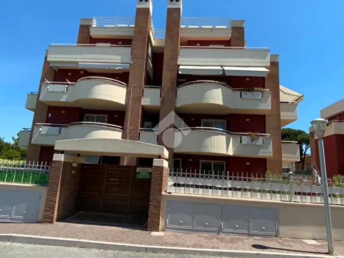 Appartamento trilocale in vendita in Via Fratelli Cervi, Marino