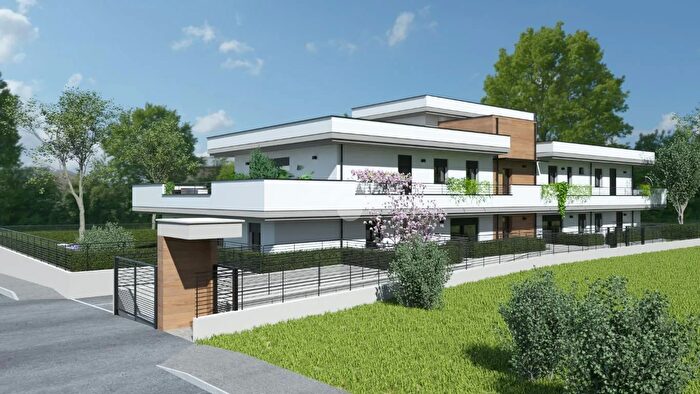 Appartamento quadrilocale in vendita in Via Kennedy, Correzzana