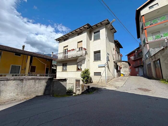 Appartamento con 7 locali in vendita in Via Scenini, Faedo Valtellino