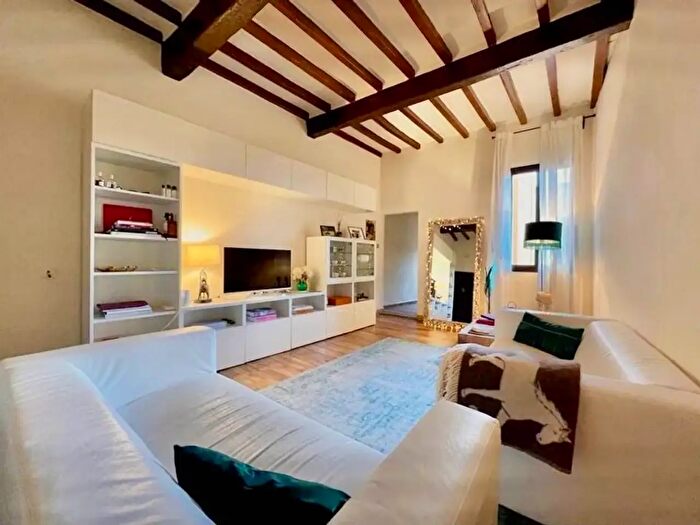 Appartamento con 5 locali in affitto in Firenze