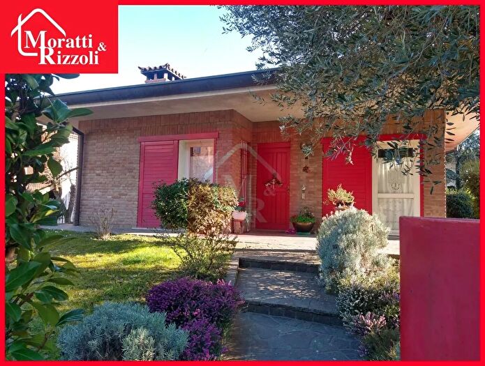 Casa con 7 locali in vendita in Via Silvio Montes, Staranzano