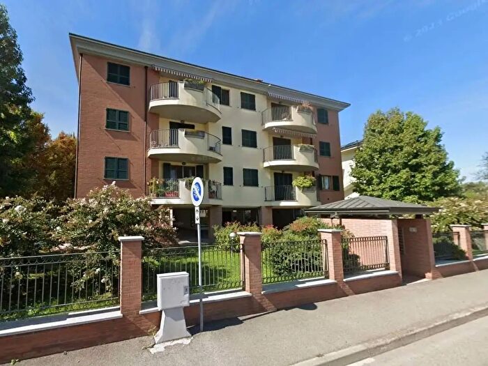 Appartamento trilocale in vendita in Via Pellico, Locate Di Triulzi