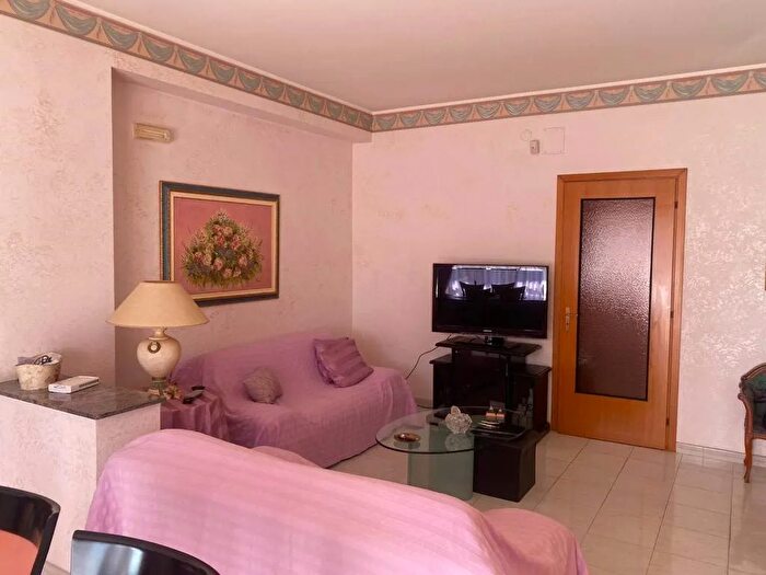 Casa quadrilocale in vendita in Floridia