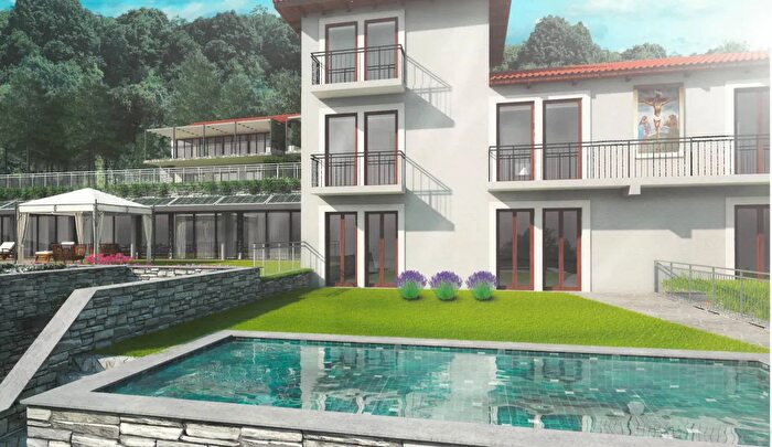 Casa con 5 locali in vendita in Verbania