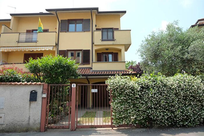Casa con 5 locali in vendita in Via Santa Colomba, Legnano