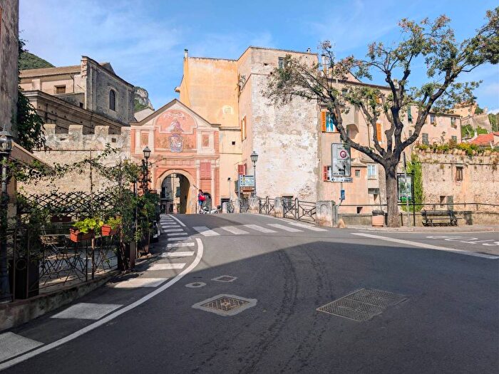 Appartamento bilocale in affitto in Via Domenico Brunenghi, Centro, Finale Ligure