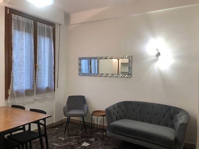 Appartamento bilocale in affitto in VIA VITTORIO EMANUELE II, Leopoldo Vittorio Emanuele Statuto, Firenze