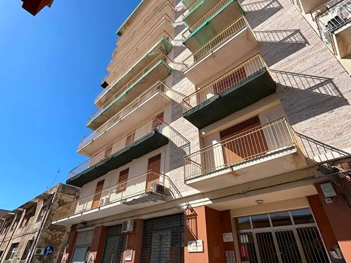 Appartamento quadrilocale in vendita in Via Ugo Lago, Noto