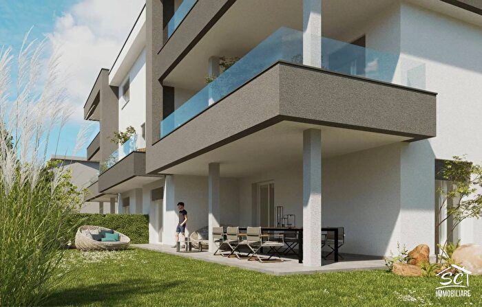 Appartamento trilocale in vendita in Via Liguria, Lomazzo