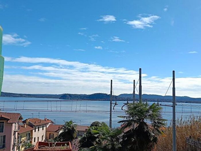 Casa con 6 locali in vendita in Via per Calogna, Belgirate