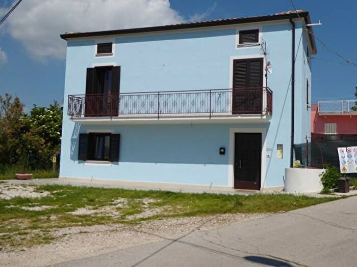 Casa trilocale in affitto in Contrada Cotti, Castello, SantEusanio del Sangro