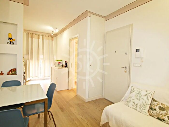 Appartamento bilocale in vendita in Via Via Galliera, Bologna