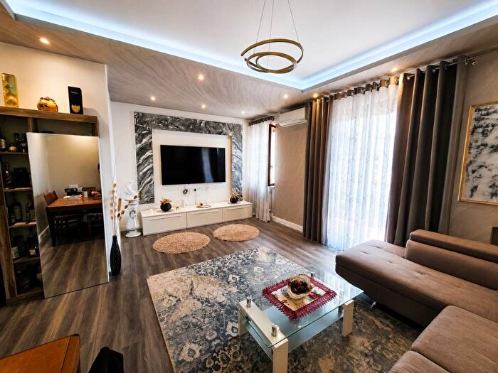 Appartamento con 5 locali in affitto in Via Ferdinando Magellano, Villaggio del Sole Strada Biron, Vicenza