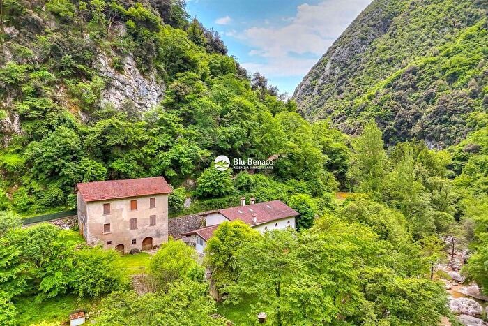 Casa in vendita in Via Camerate, Toscolano Maderno