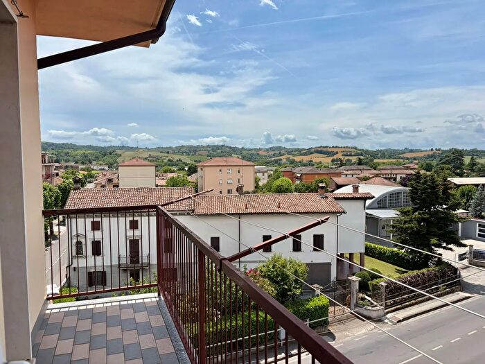 Appartamento con 5 locali in vendita in Strada Circonvalazione, Viguzzolo