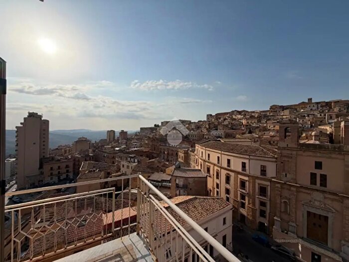 Appartamento quadrilocale in vendita in Via Atenea, Agrigento