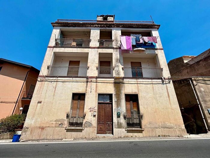 Appartamento con 12 locali in vendita in Via Nazionale, Torrenova