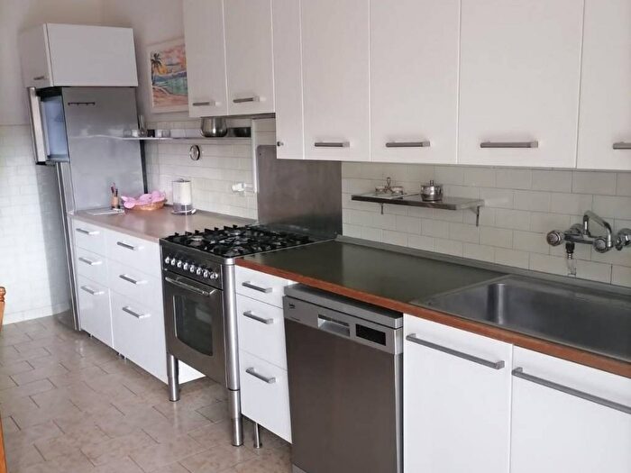 Appartamento trilocale in affitto in Via Lorenzo Restellini, Intra, Verbania