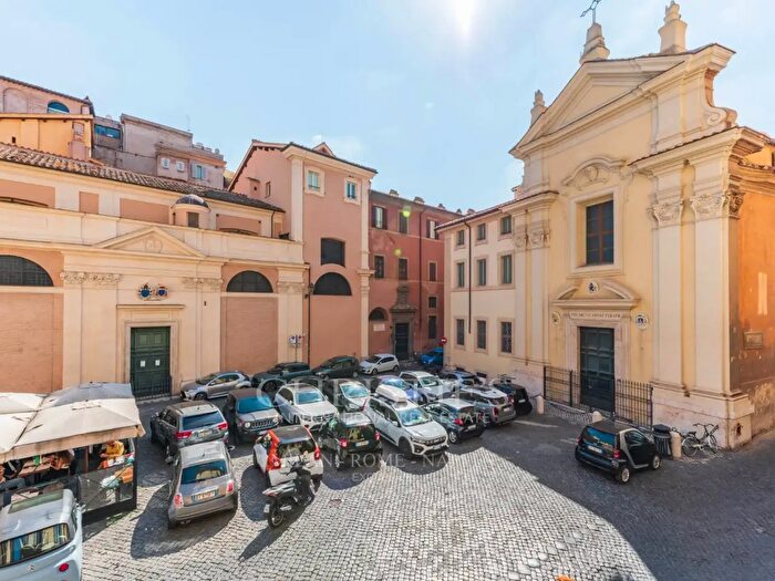 Appartamento bilocale in vendita in Piazza di Santa Caterina della Rota, Roma