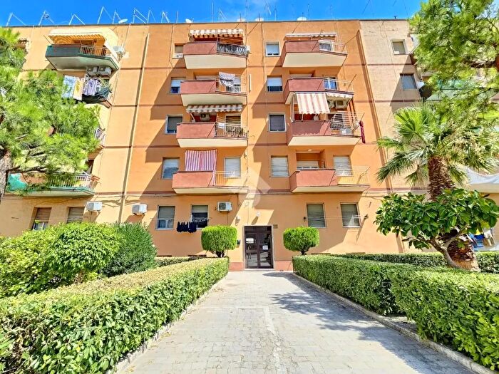 Appartamento trilocale in vendita in Via Cesare Battisti, Taranto