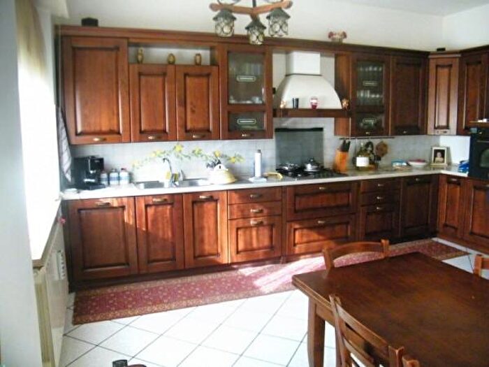 Appartamento con 6 locali in vendita in Via a Gramsci, Castelbellino