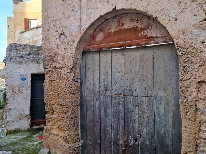 Casa con 5 locali in vendita in Via Conche, Matera