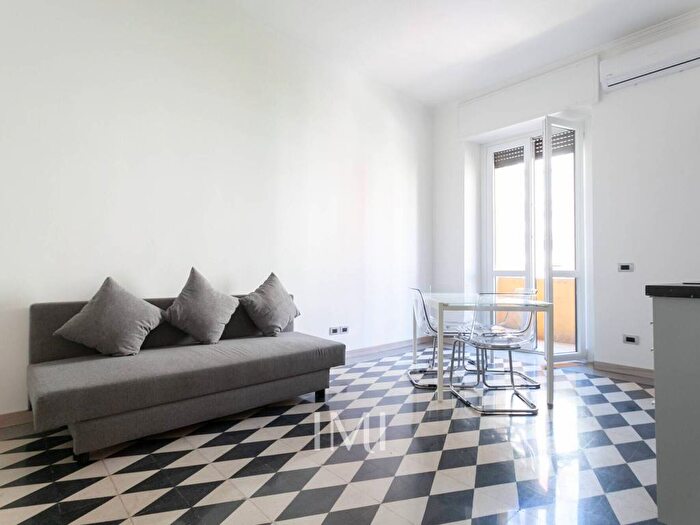 Appartamento bilocale in affitto in Washington, Milano