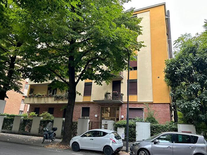 Appartamento trilocale in vendita in Viale Duca Alessandro, Parma