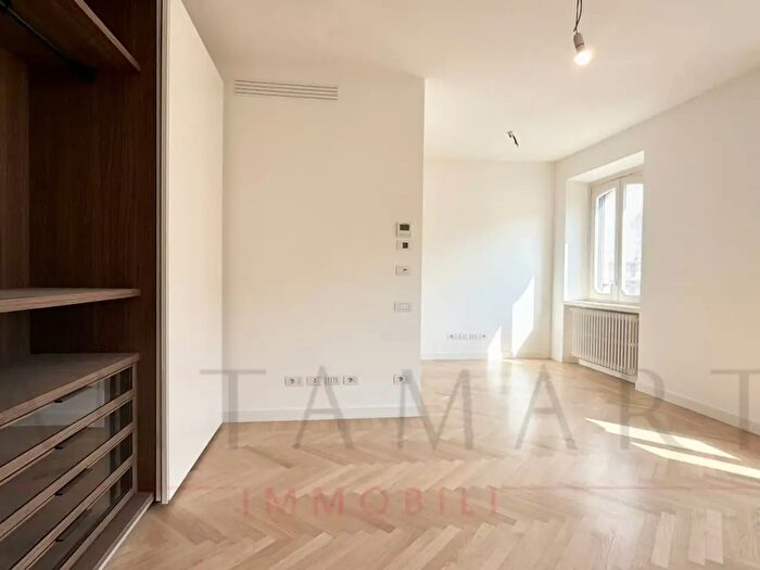 Appartamento quadrilocale in affitto in Piazza Cesare Beccaria, Milano
