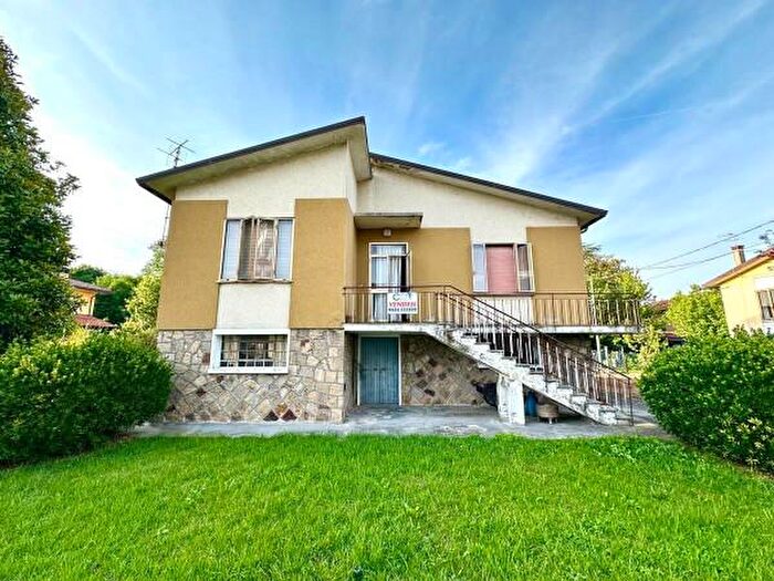 Casa con 6 locali in vendita in Piazza Martiri, Corbola