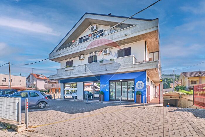 Appartamento quadrilocale in vendita in Contrada Pretaro, Francavilla Al Mare