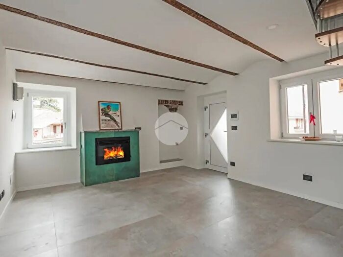 Casa trilocale in vendita in Giaveno