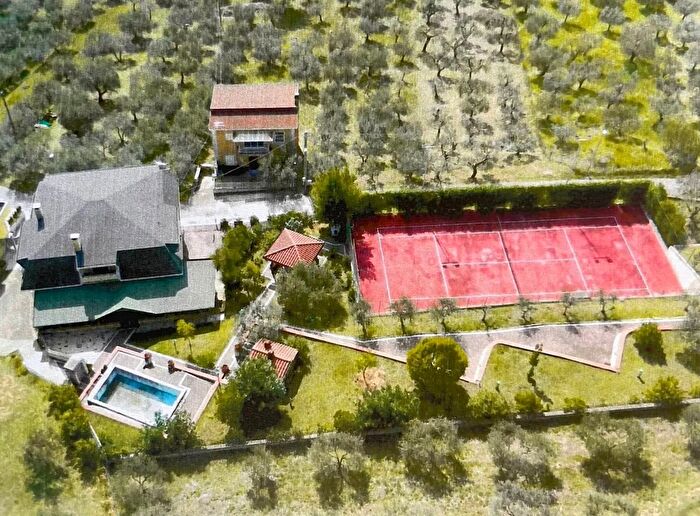 Casa con 15 locali in vendita in Via Casa del Vicario Boville Ernica Frosinone, Boville Ernica