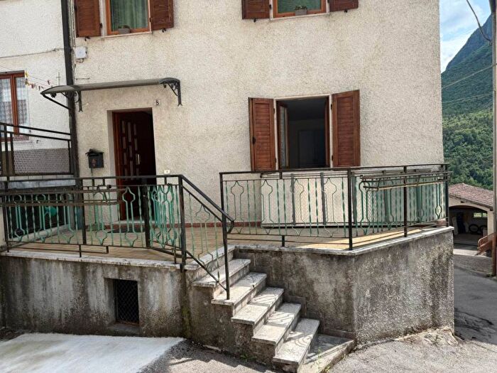 Appartamento trilocale in affitto in Piazza Belfiore, Pedemonte