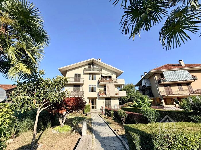 Appartamento trilocale in vendita in Via Cappelletta, Lauriano