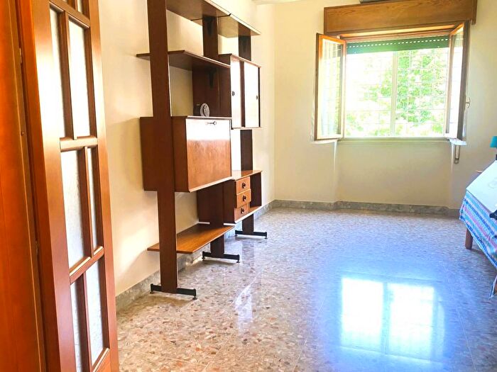 Appartamento trilocale in affitto in Via Francesco Calzolaio, Villa Bonelli, Roma