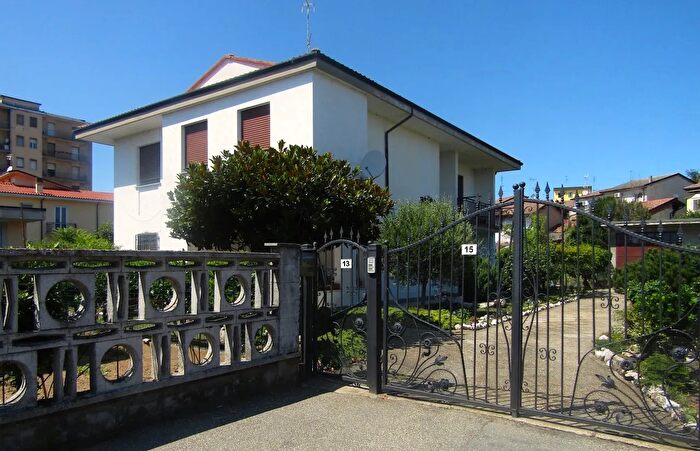 Casa con 5 locali in vendita in Via Boschine N°, Sannazzaro De Burgondi