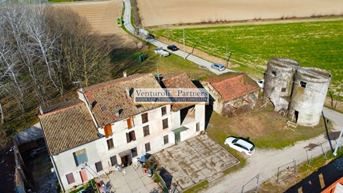 Casa con 5 locali in vendita in Via Castelgoffredo, Castel Goffredo