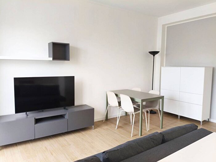 Appartamento bilocale in affitto in Via Breno, Lodi Brenta, Milano