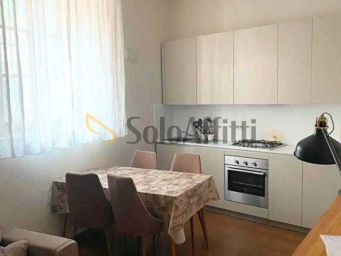 Appartamento trilocale in affitto in Via Roma, Pisa