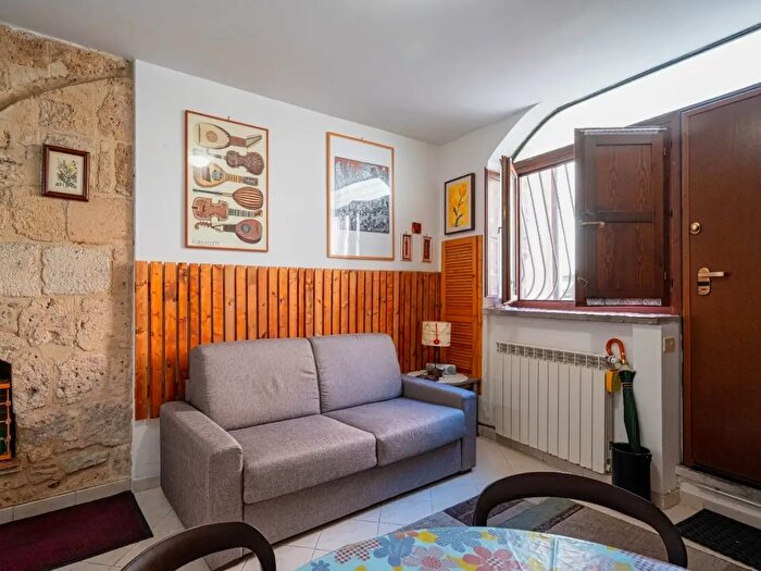 Appartamento trilocale in vendita in Via Giosuè Carducci, Tarquinia